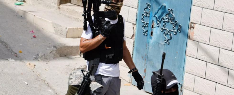 Westjordanland Zwei palaestinensische Militante bei Schiesserei mit israelischen Truppen bei
