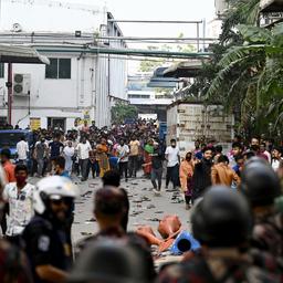 150 Bekleidungsfabriken in Bangladesch wegen Protesten gegen hoeheren Mindestlohn geschlossen