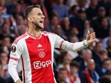 Ajax mist geblesseerde Van den Boomen tegen Brighton & Hove Albion