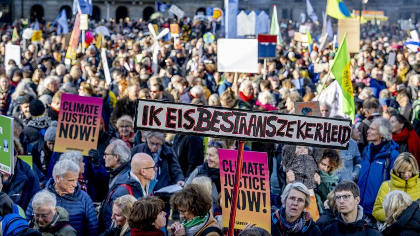 1699815202 888 Klimamarsch zieht 85000 Menschen an Amsterdamer Polizei lobt „ueberschaubare Menge