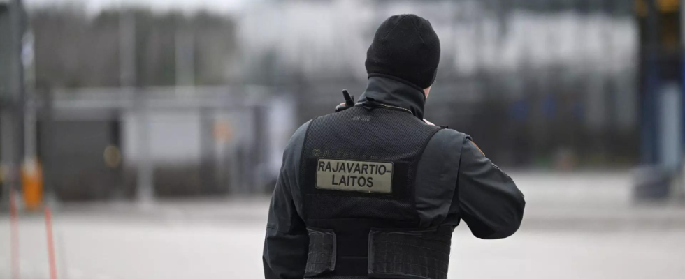 Asylbewerber Finnland koennte die gesamte russische Grenze schliessen sagt Aussenminister