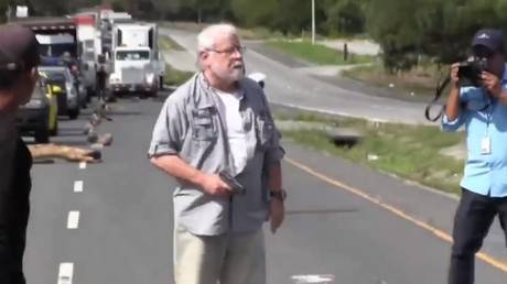 Autofahrer erschiesst Strassenblockade Klimaaktivisten VERSTOeRENDES VIDEO – World