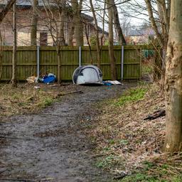 Britische Regierung will die Nutzung von Zelten durch Obdachlose einschraenken