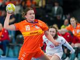 Broch kehrt schliesslich zu den niederlaendischen Handballspielern zurueck und geht