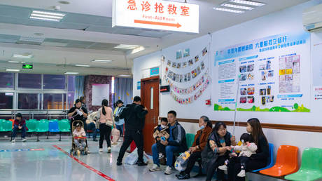 China reagiert auf die Befuerchtungen der WHO vor mysterioesen Kinderkrankheiten