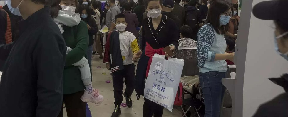 China warnt vor einem bevorstehenden Atemschub nachdem Kinder von einer