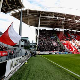 Das Pokalspiel Hercules Ajax wird im Galgenwaard Stadion ausgetragen Fussball