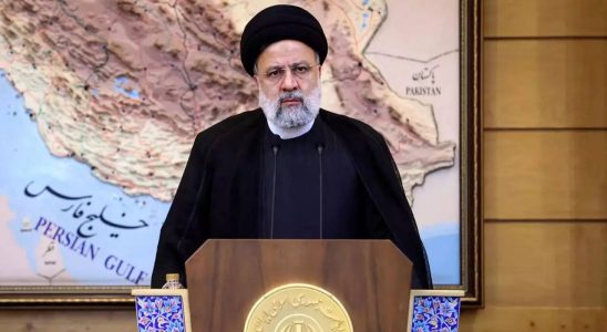 Der iranische Praesident landet zum Gaza Gipfel in Saudi Arabien