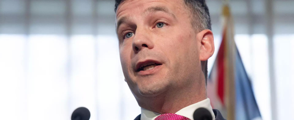 Der neue neuseelaendische Premierminister stellt eine ungewoehnliche Koalitionsregierung vor