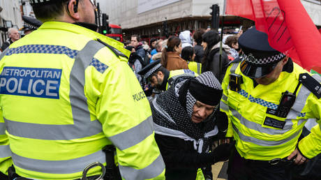 Die britische Regierung ist bereit abweichende Meinungen als „Extremismus zu