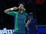 Djokovic schlaegt Sinner und laesst Federer mit dem siebten ATP Finals Titel