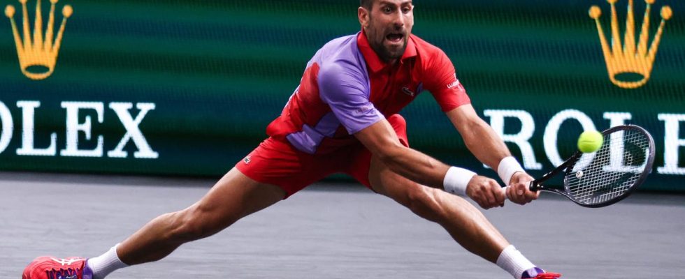Djokovic siegt muehelos in Paris und trifft im Achtelfinale auf
