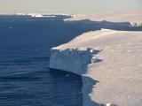 Groesste Eisscholle der Welt bewegt sich nach dreissig Jahren wieder