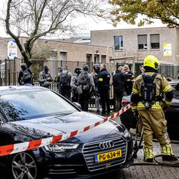 Grundschule in Oisterwijk nach Sprengstoff durchsucht Fahndung nach aggressivem Eindringling