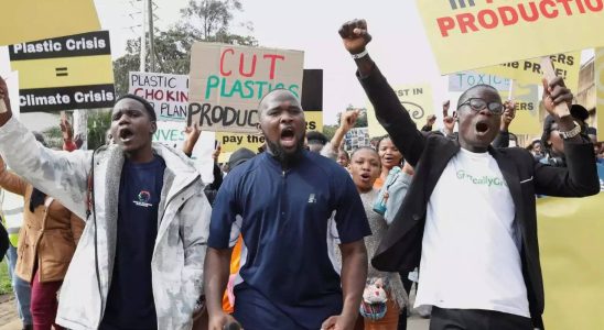 Hunderte Aktivisten fordern Plastikaktionen in Kenia