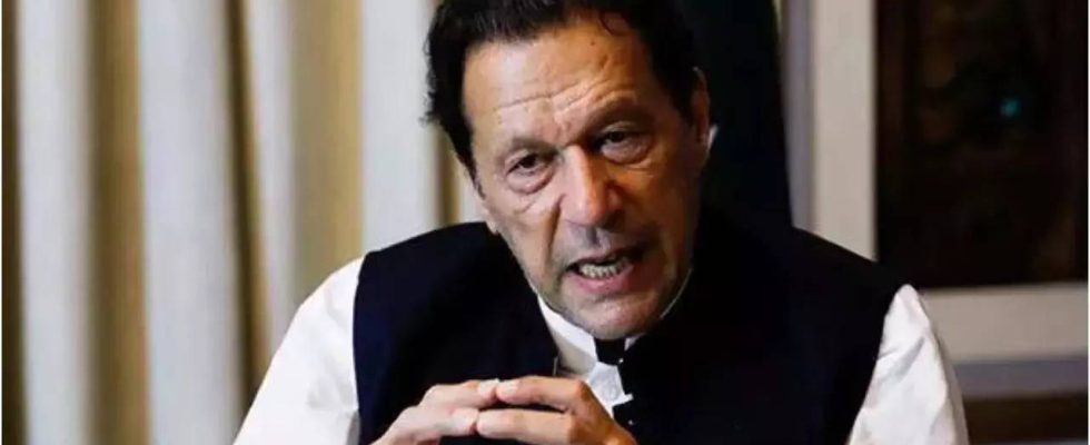 Imran tritt als PTI Chef zurueck und waehlt Berater Gohar Khan