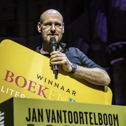 Jan Vantoortelboom gewinnt mit Mauk Boekenbon den Literaturpreis 2023