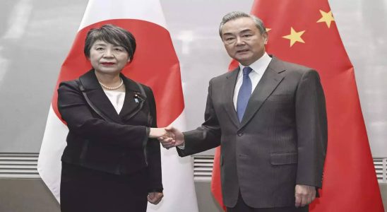 Japan und China Spitzendiplomaten aus Japan und China treffen sich