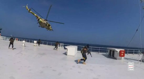 Japan „naehert sich direkt Huthi Rebellen die Frachtschiff im Roten Meer