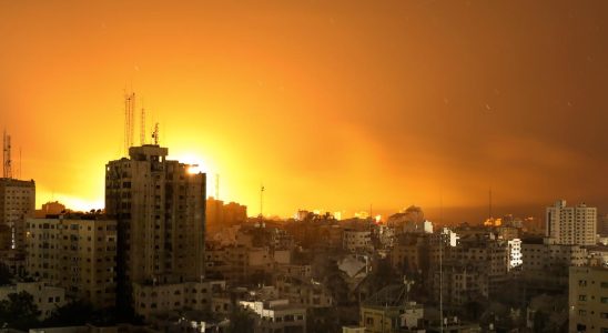 Kampf im Gazastreifen verschaerft sich durch Bombenanschlaege und Bodenangriffe