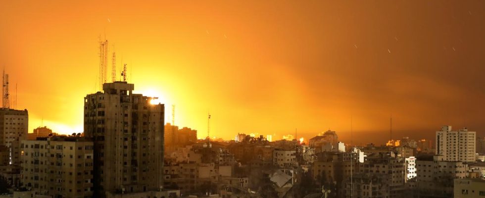 Kampf im Gazastreifen verschaerft sich durch Bombenanschlaege und Bodenangriffe