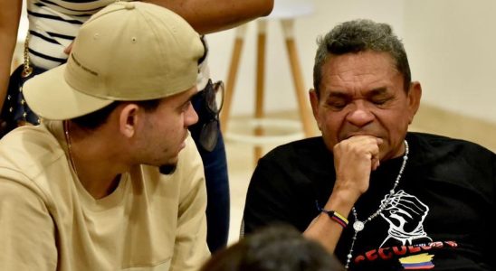 Liverpools Stuermer Diaz traf nach der Entfuehrung in Kolumbien wieder