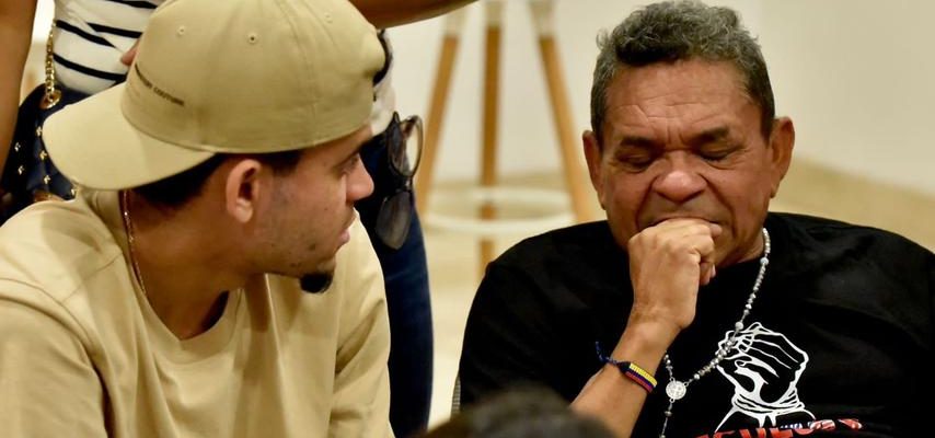 Liverpools Stuermer Diaz traf nach der Entfuehrung in Kolumbien wieder