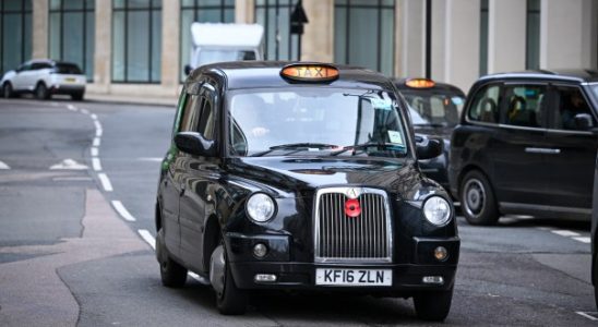 Londons beruehmte schwarze Taxis koennen bald ueber Uber angefahren werden