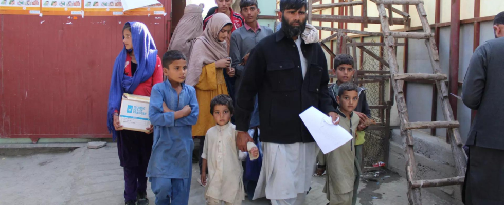 Massenrueckkehr afghanischer Fluechtlinge aus Pakistan verschlimmert humanitaere Krise UNHCR