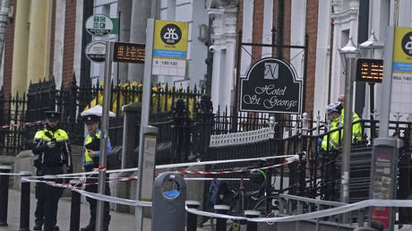 Mit einem Messer bewaffneter Angreifer ersticht mehrere Kinder in Dublin