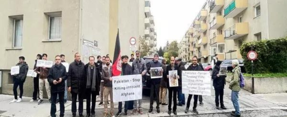 Pakistan Afghanische Gemeinschaft in Oesterreich protestiert gegen Pakistans unmenschliche Behandlung