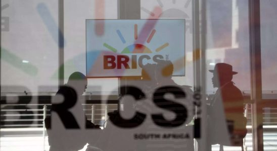 Pakistan beantragt BRICS Mitgliedschaft sucht die Unterstuetzung Russlands