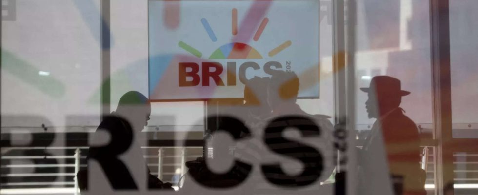 Pakistan beantragt BRICS Mitgliedschaft sucht die Unterstuetzung Russlands