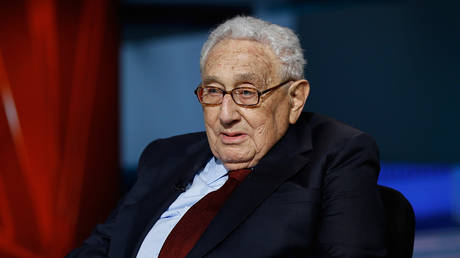 Putin erinnert sich an „hervorragenden Kissinger – World