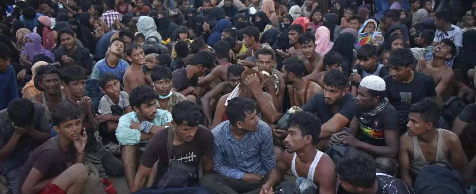 Rohingya Fluechtlinge Mehr als 500 Rohingya Fluechtlinge landen in Indonesien UN Agentur
