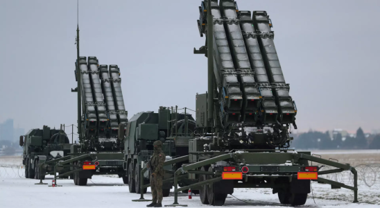 Russland Russland laedt eine Rakete mit nuklearfaehigem Gleitfahrzeug in das