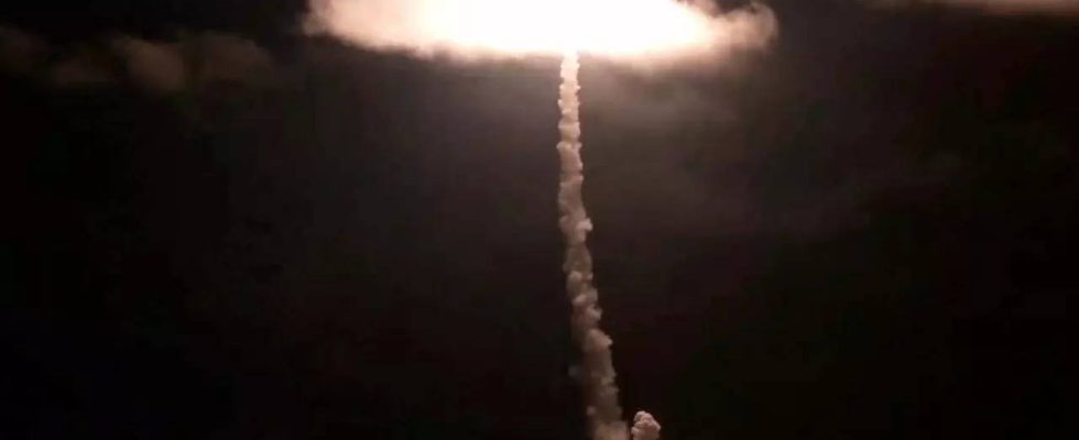 Russlands neuer Atom U Boot Test startet die Interkontinentalrakete Bulawa