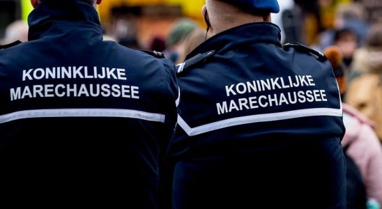 Sieben Schiphol Mitarbeiter wegen Drogenschmuggels ueber den Flughafen verhaftet Inlaendisch