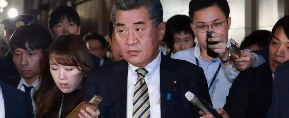 Steuerskandal Der japanische Vizeminister tritt wegen des Steuerskandals zurueck ein