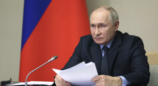 Wladimir Putin unterzeichnet einen Gesetzentwurf der die Ratifizierung eines globalen