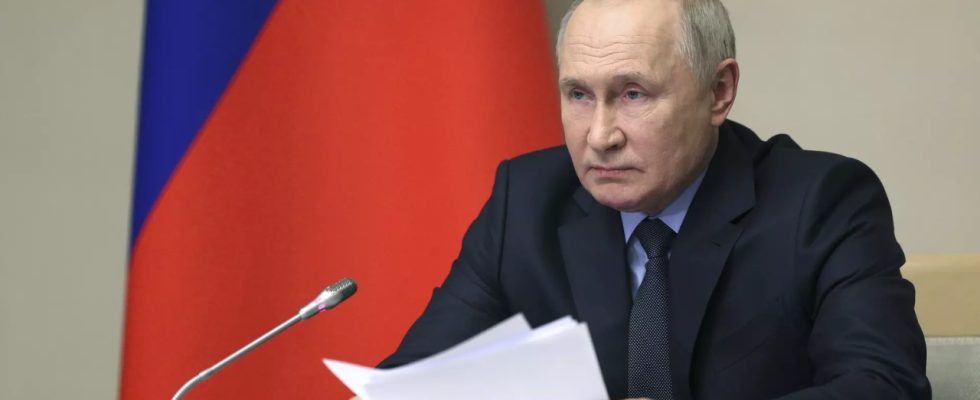 Wladimir Putin unterzeichnet einen Gesetzentwurf der die Ratifizierung eines globalen
