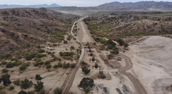 Zuglinie Anwohner die im Norden Mexikos gegen eine neue Zuglinie