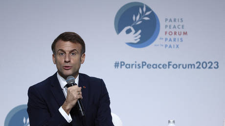 „Hoert auf Babys zu toeten sagt Macron zu Israel –