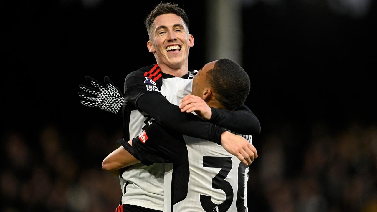 Beeld uit video: Aanvaller Wilson schiet Fulham prachtig op 4-0 tegen West Ham United