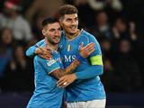 Napoli boekt in Champions League wél succes, Di María scoort fraai uit corner
