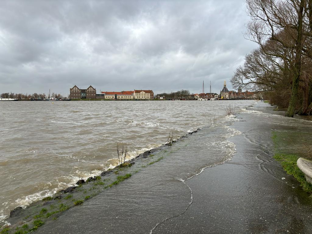 1704061348 689 Ueberschwemmung in Volendam „Wenn etwas ueberschwemmt wird dann sind es