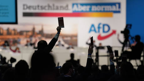 Aufstrebende deutsche Partei in dritter Region als „extremistisch eingestuft –