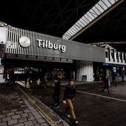 Der Bahnhof Tilburg wurde wegen eines verdaechtigen Rucksacks stundenlang evakuiert