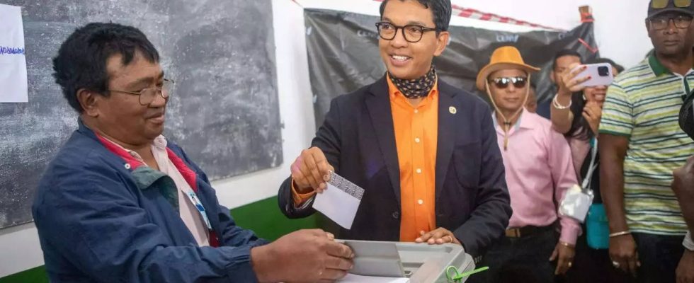 Der Fuehrer Madagaskars gewinnt die Praesidentschaftswahl sagt das Verfassungsgericht