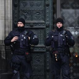 Deutsche Polizei verhaftet drei weitere Verdaechtige im Koelner Dom Terrorplan